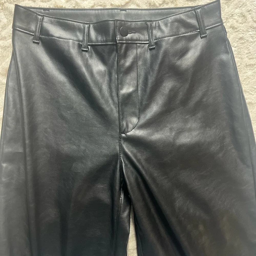 Old Navy Black Faux Leather Pants size 8 wide leg - Picture 4 of 6